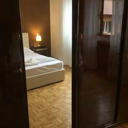 Casa Di Ornella アパート デルヴィオ
